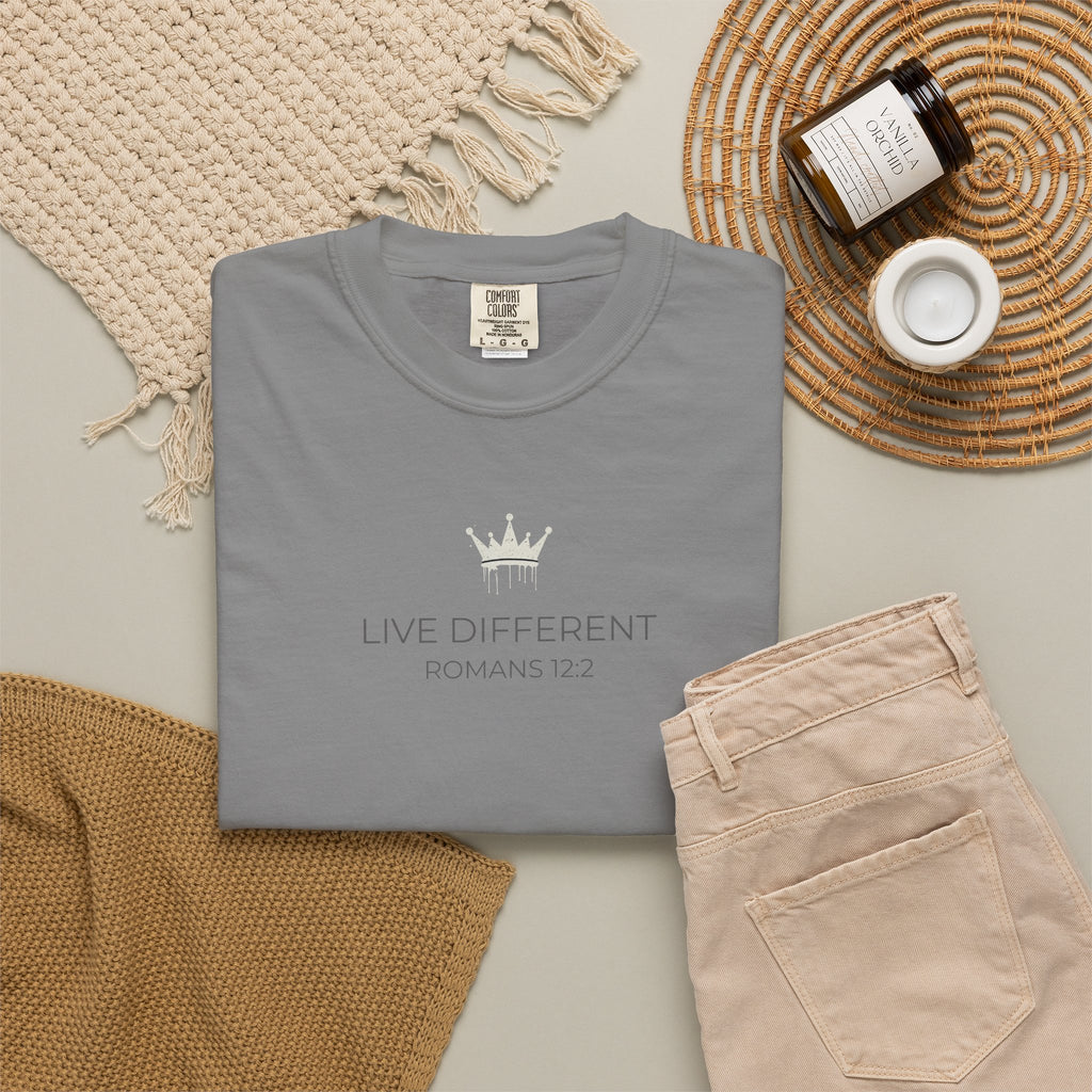 Live Different crown graphic T-shirt | Minimal motivational tee